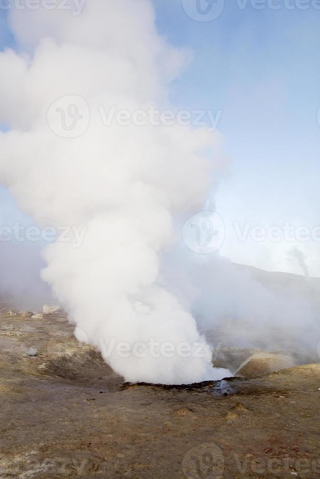 geysers sol de manana en bolivie photo