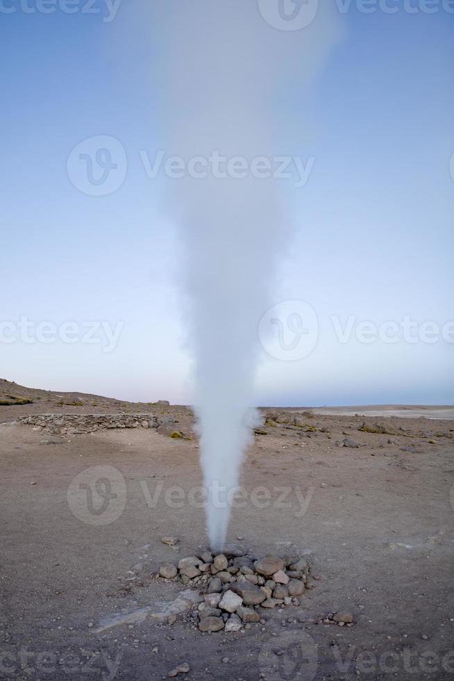 geysers sol de manana en bolivie photo