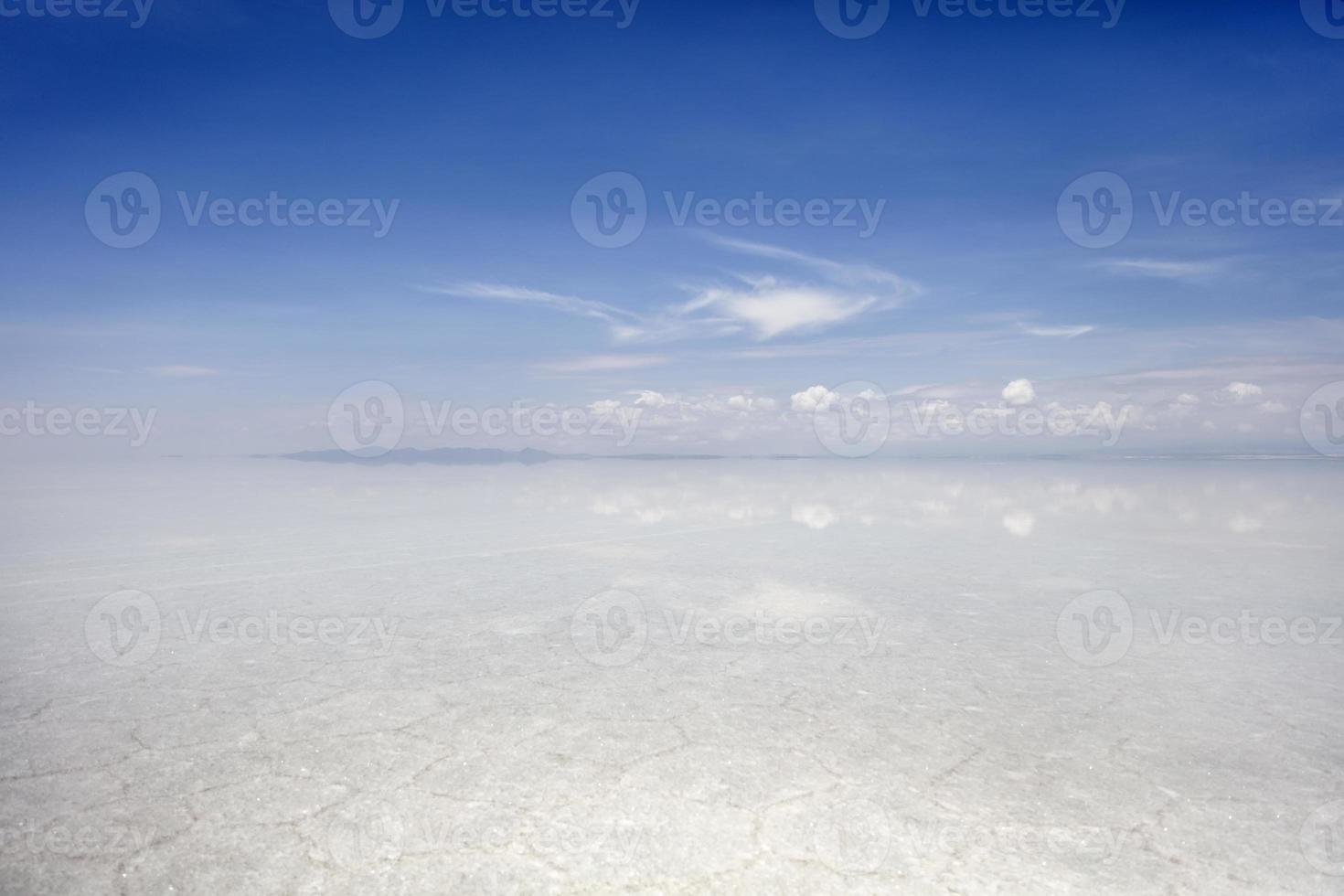 Salar de uyuni sel plat en bolivie photo