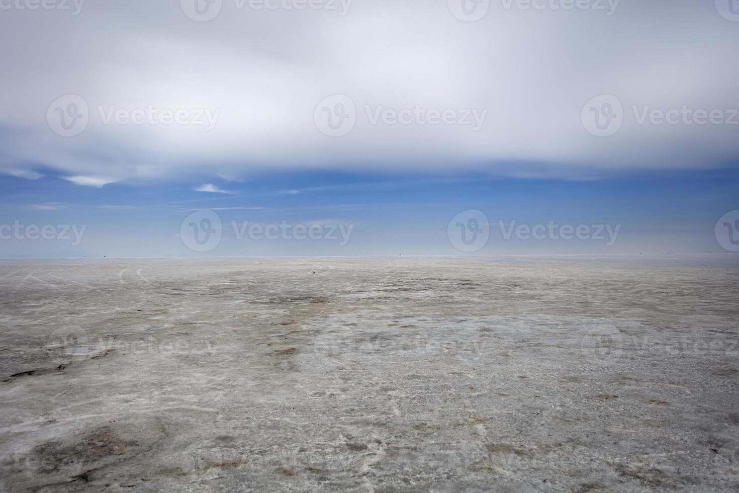 Salar de uyuni sel plat en bolivie photo