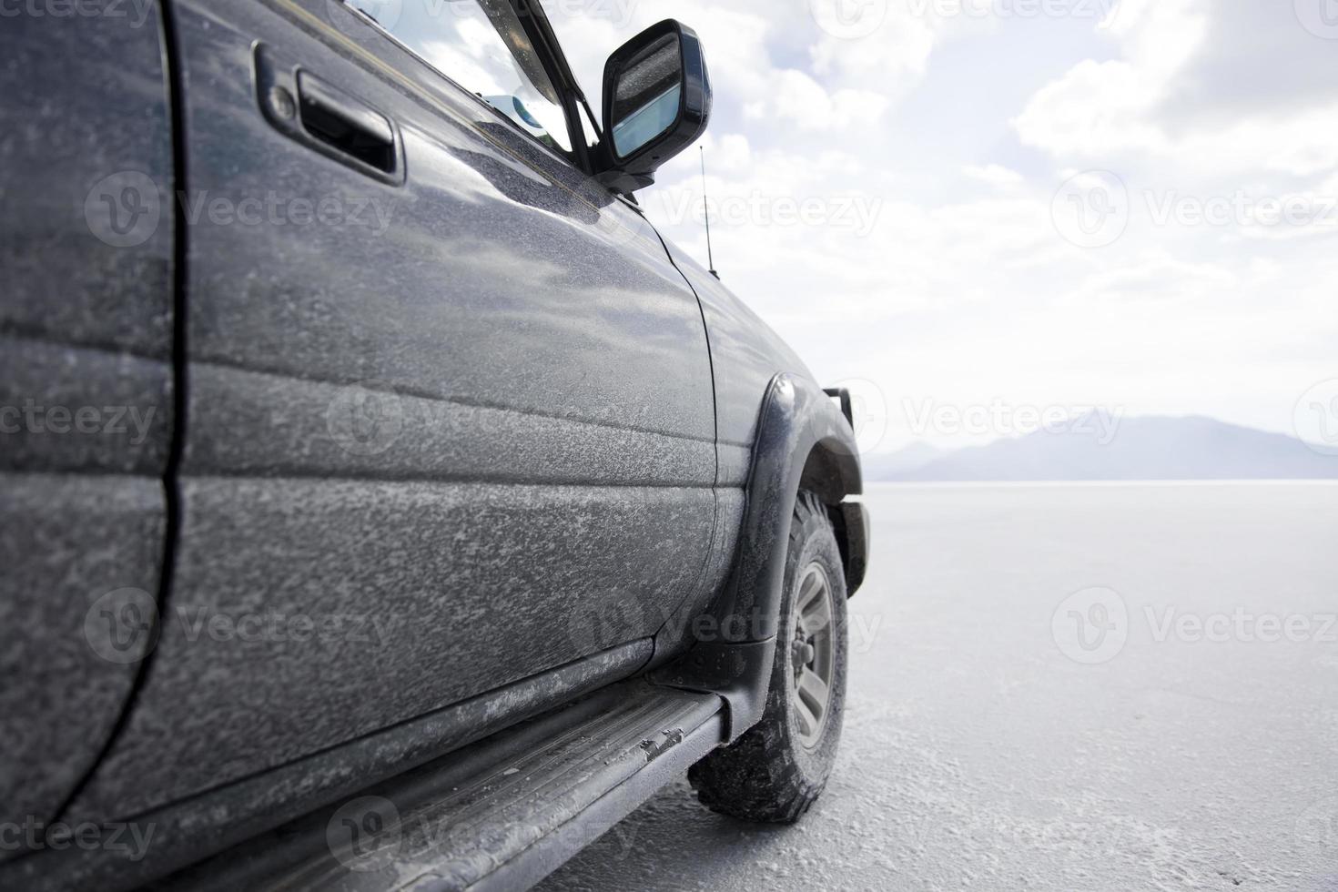 Salar de uyuni sel plat en bolivie photo