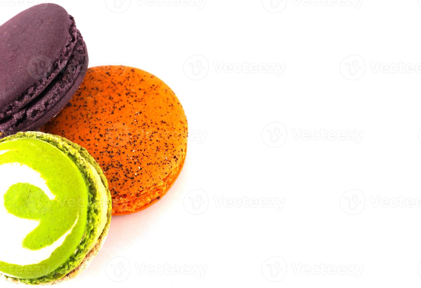 trois macarons colorés photo