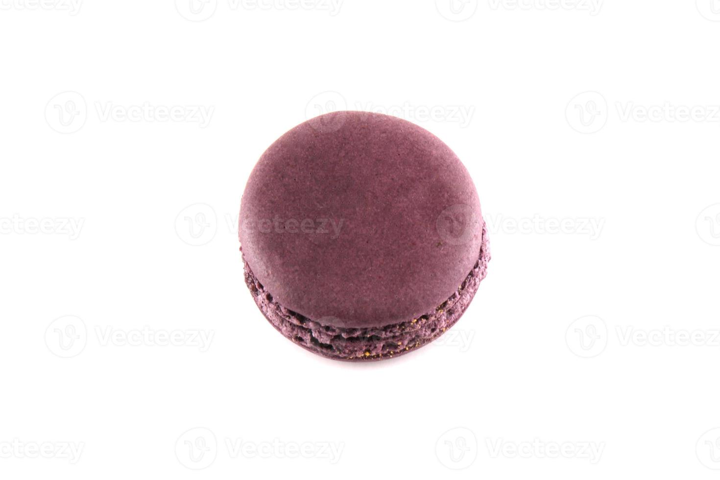 Macaron coloré doux isolé sur fond blanc photo