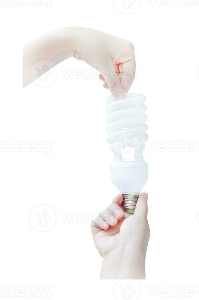 énergie économie concept. femme main en portant lumière ampoule sur blanc Contexte photo