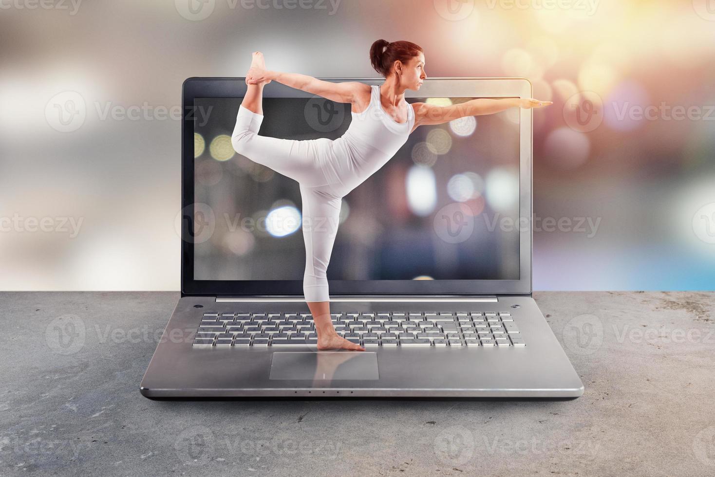 personnel entraîneur Est-ce que Gym leçon de yoga par l'Internet et portable photo