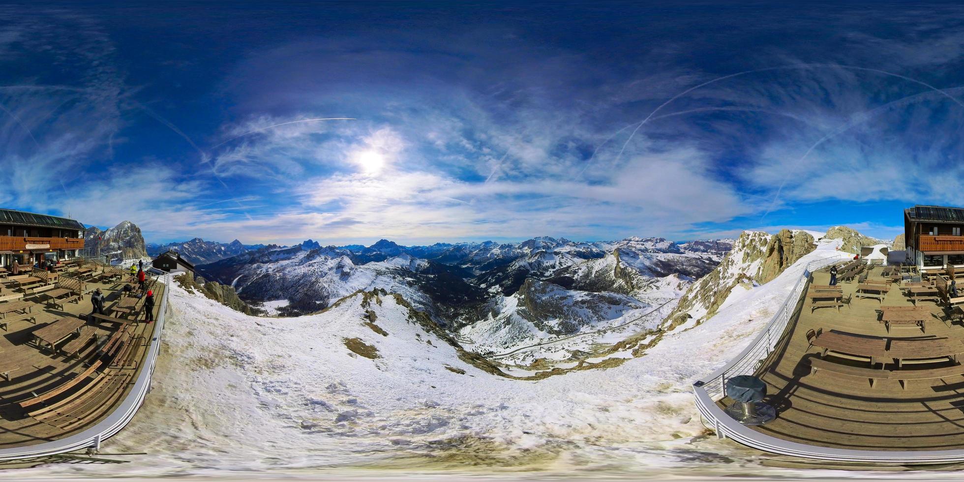 un inoubliable 360 panorama de le dolomites photo