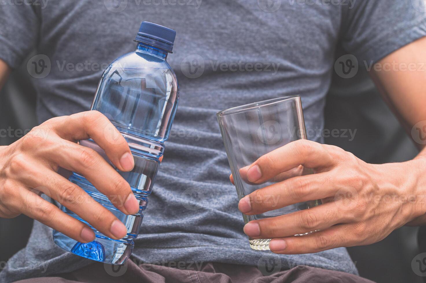 boire de l'eau propre pour la santé photo