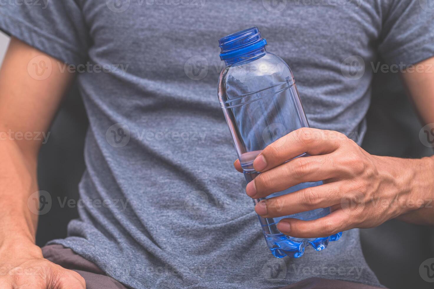 boire de l'eau propre pour la santé photo