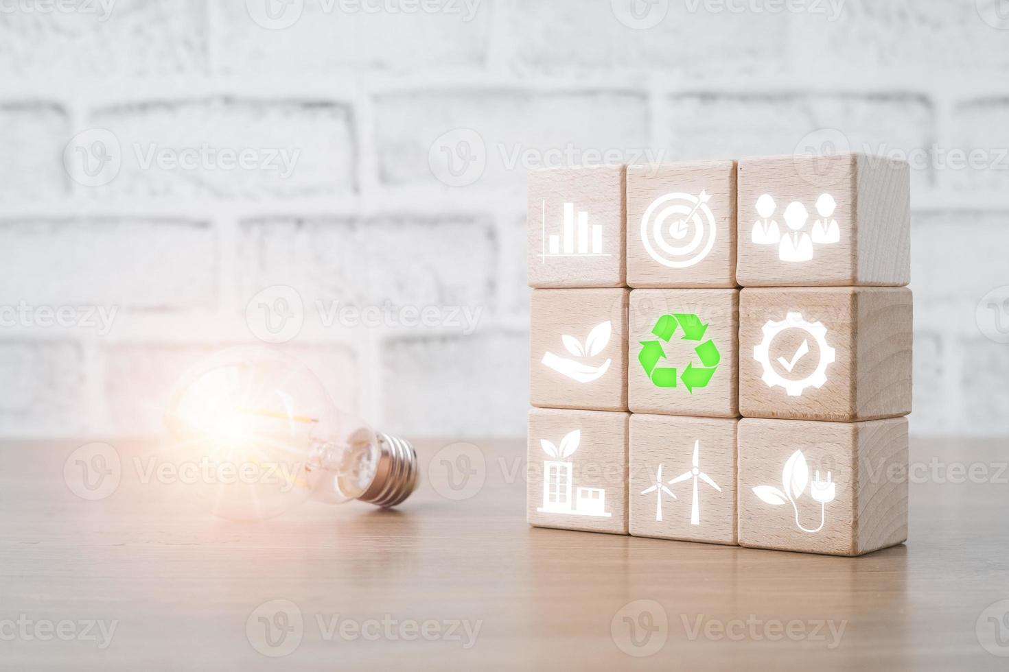 esg concept de environnemental, en bois cube bloquer avec esg icône avec copie espace, social et entreprise la gouvernance concept photo