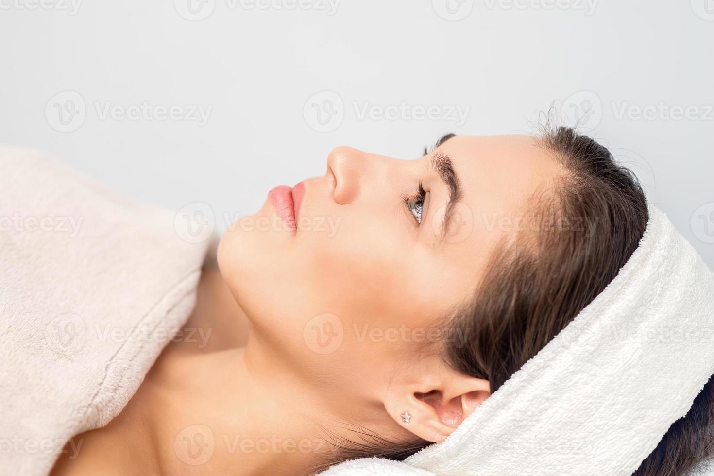 femme attendre pour cosmétique procédure photo