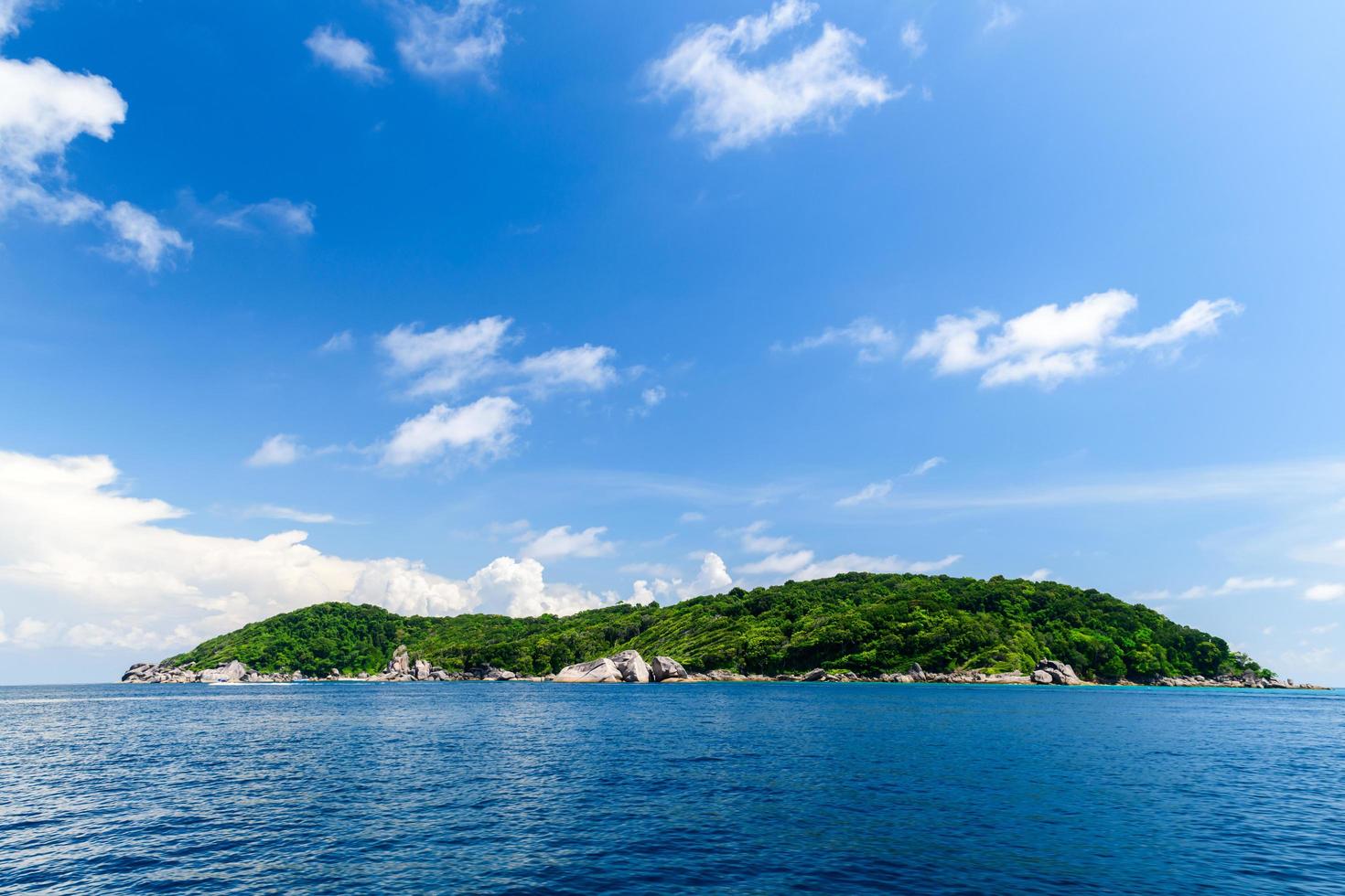 koh bangu est un de le 9 îles de le similan îles nationale parc, Thaïlande photo