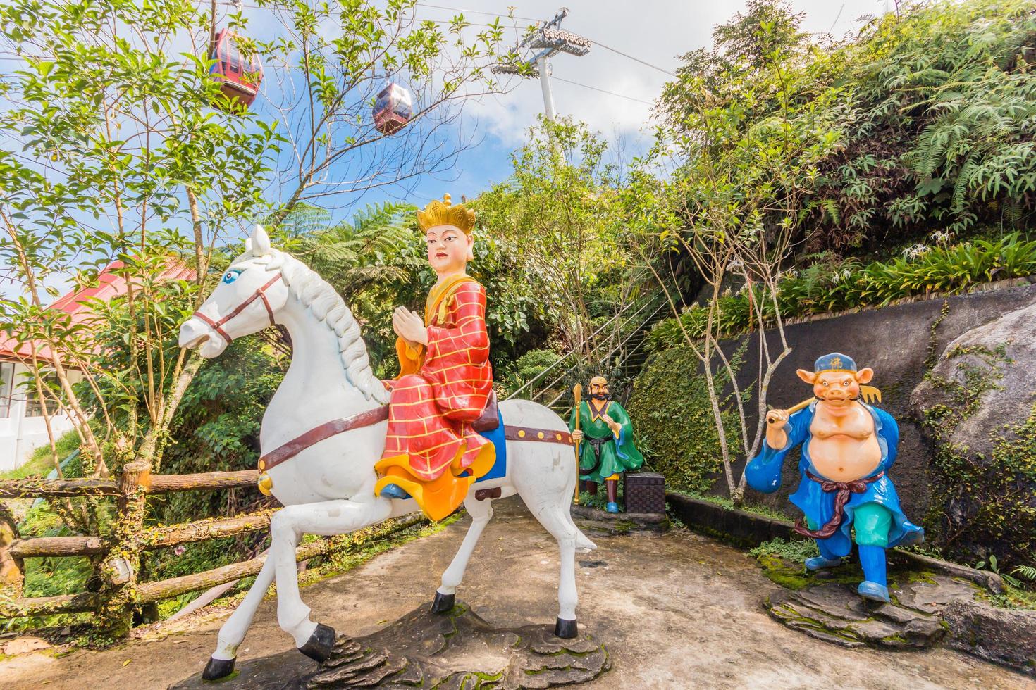 Le moine Xuan Zang statue au temple des grottes de Chin Swee à Genting Highlands, Pahang, Malaisie, 2017 photo