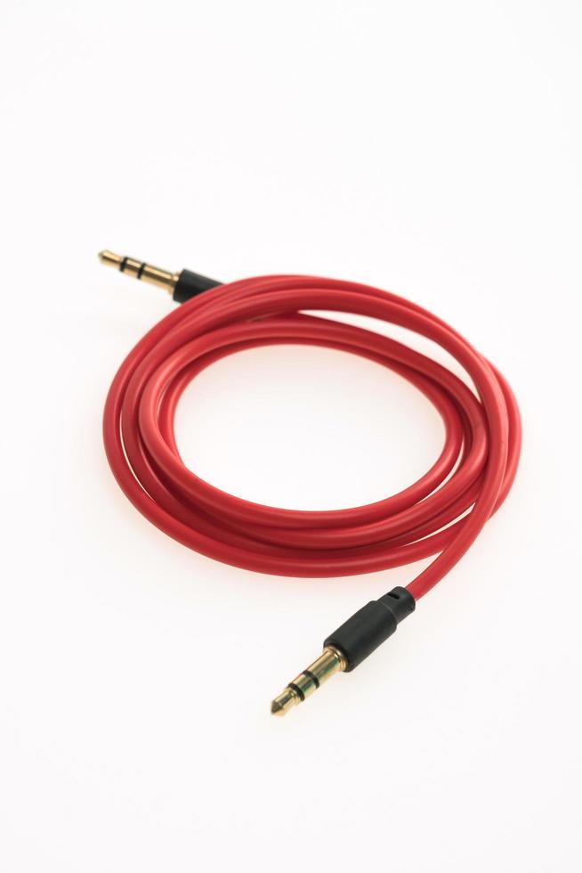 câble audio rouge sur fond blanc photo