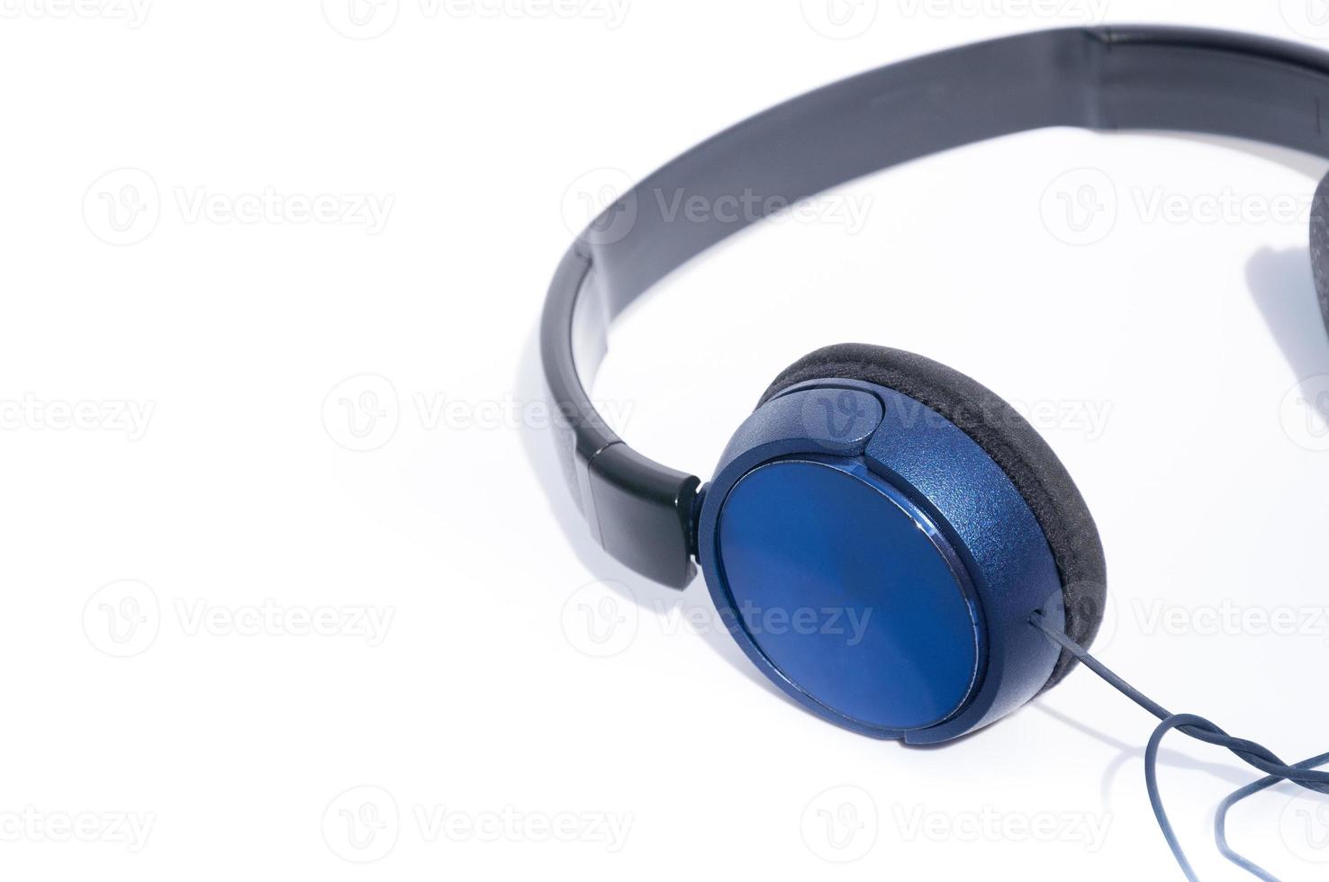 casque bleu sur fond blanc photo