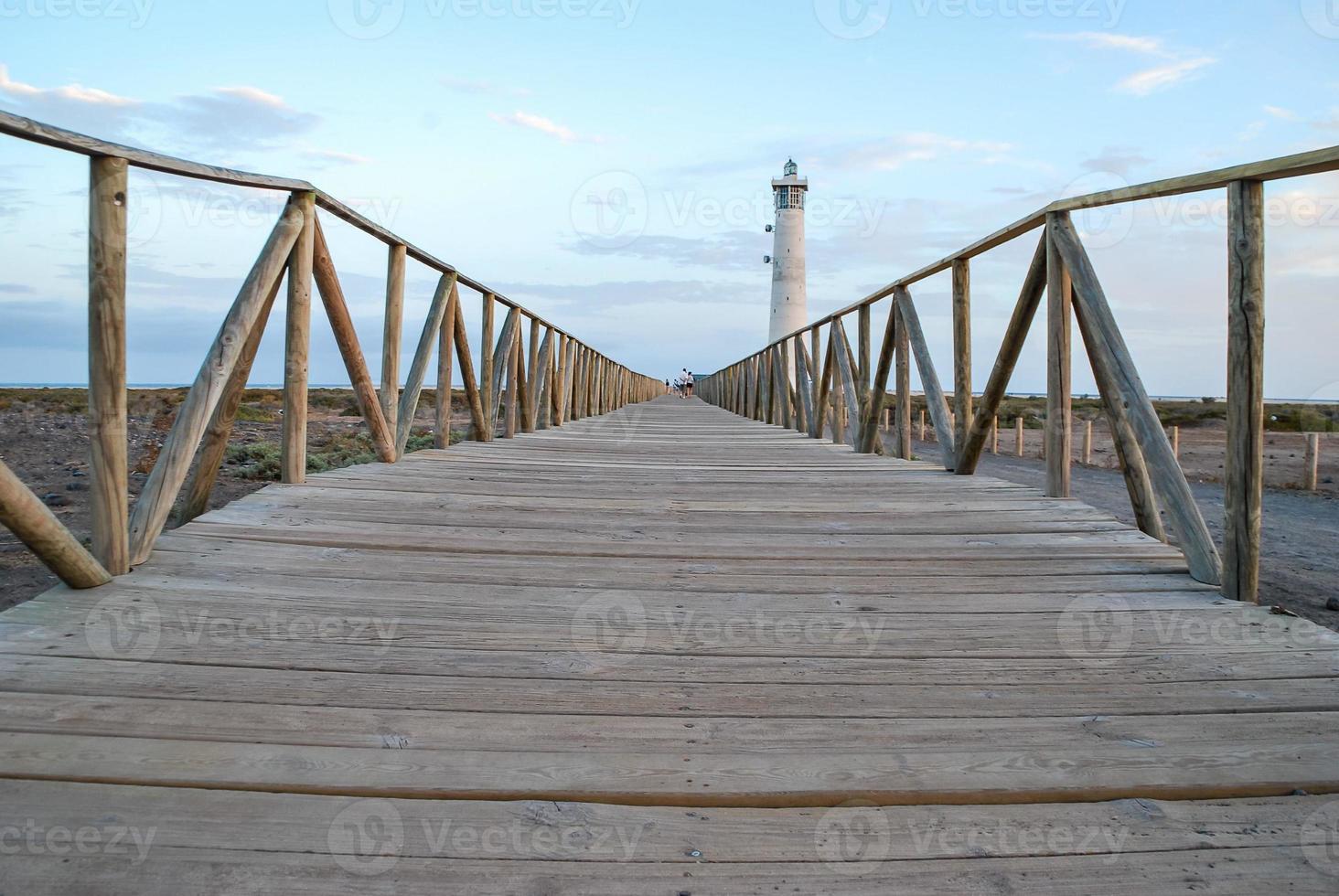 pont sur le côte photo