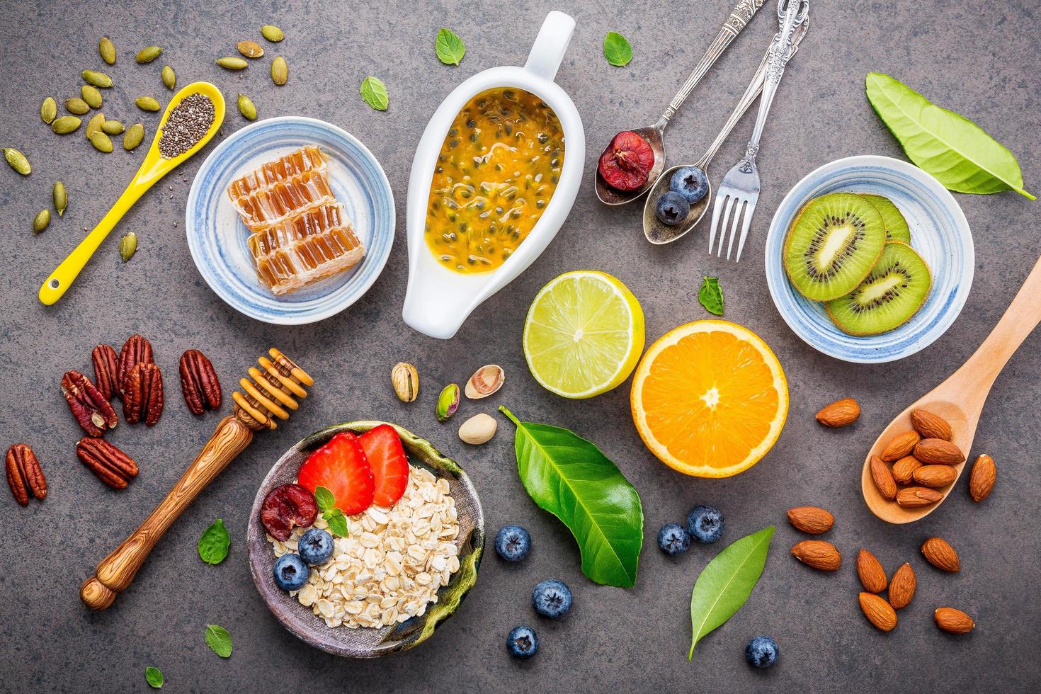 mise à plat d'aliments sains pour le petit déjeuner photo