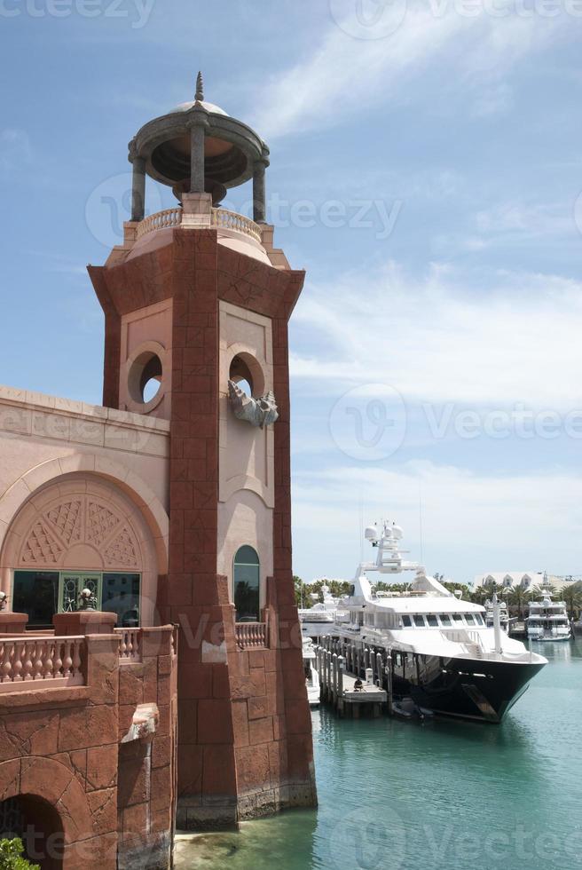 paradis île Marina yacht et une la tour photo