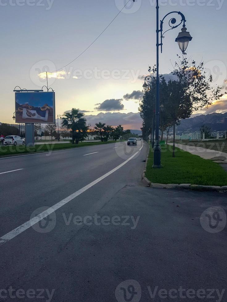 se détendre avec une relaxant soir promenade par Tétouan médina photo