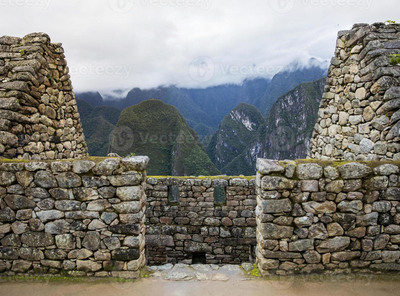 Ruines du Machu Picchu au Pérou photo