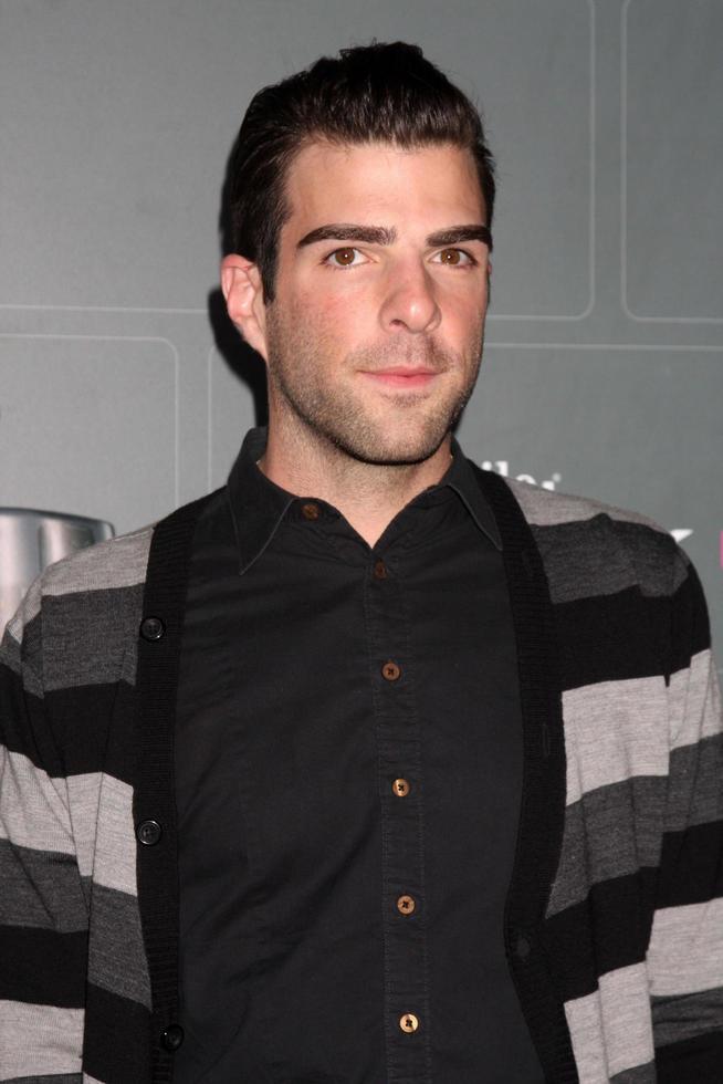 zachary quinto en arrivant à le T Mobile acolyte lx lancement un événement à primordial les studios inin los angeles Californie sur mai 14 2009 2009 photo