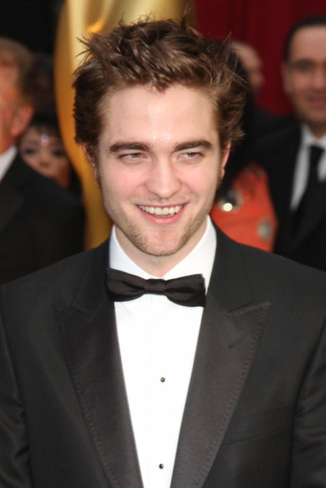 robert Pattinson en arrivant à le 81e académie récompenses à le kodak théâtre dans los angeles Californie en février 22 20092009 photo