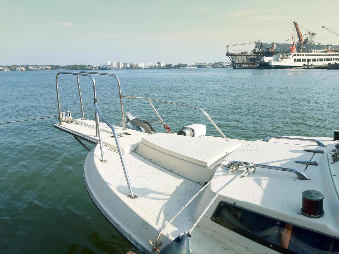 Thaïlande, décembre 2020 - Une marina à l'estuaire de la rivière Chao Phraya, Thaïlande photo