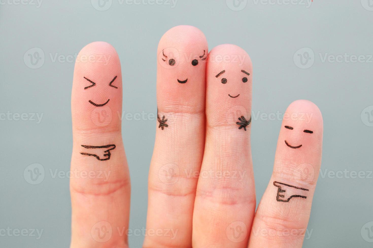 les doigts art de personnes. concept femme plus grand que homme, autour rire à eux. photo