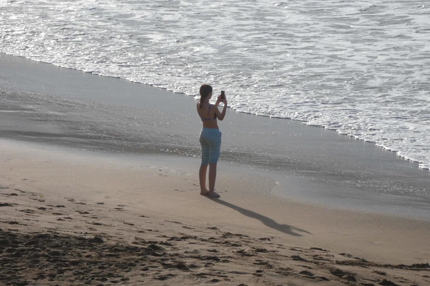 fille prise une selfie avec sa téléphone photo