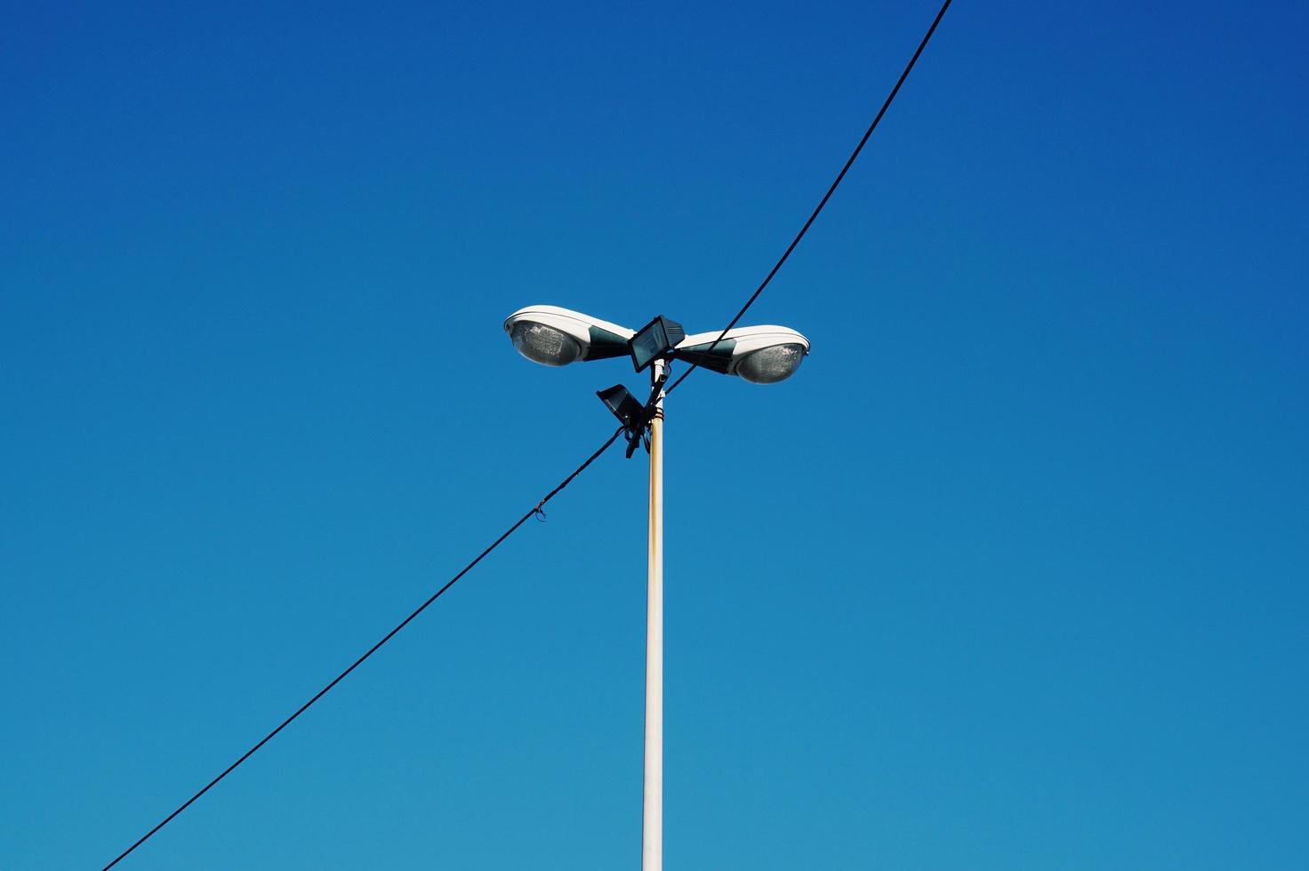 Lampadaires dans la rue de la ville de Bilbao, Espagne photo