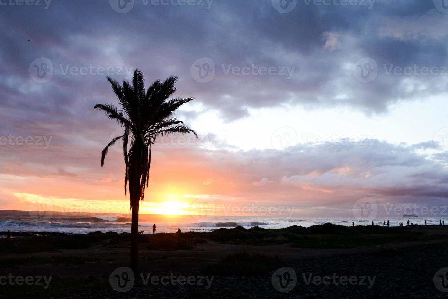 coucher de soleil sur la mer photo