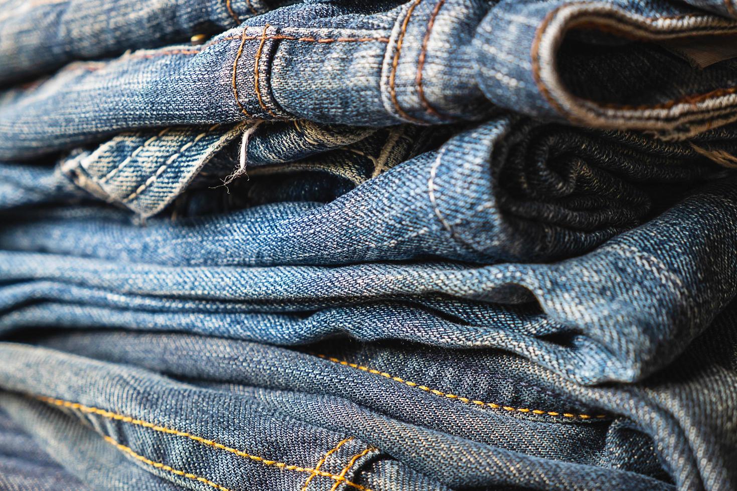 pile de jeans photo