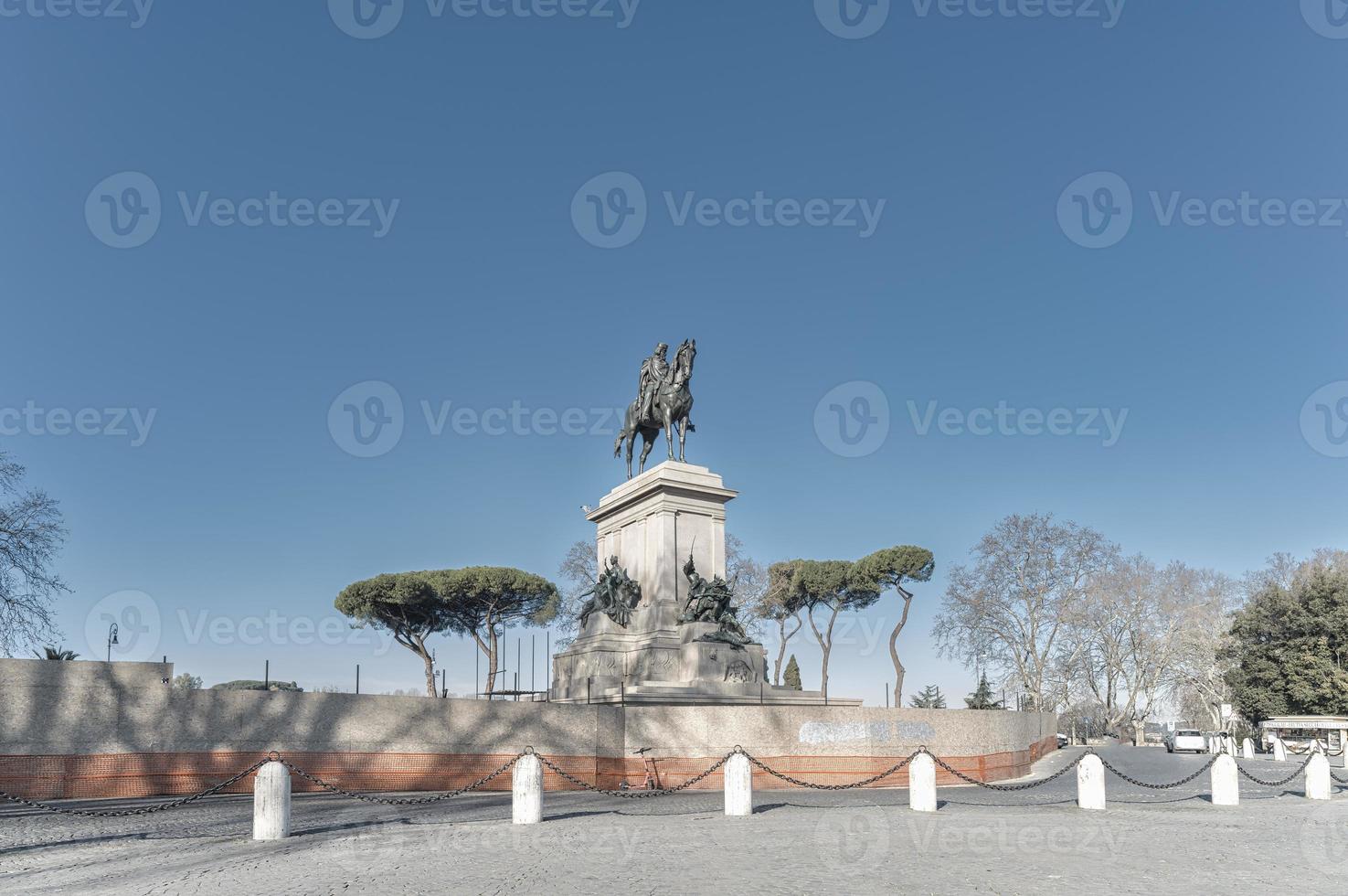 monument à Giuseppe garibaldi à le janicule colline Rome photo