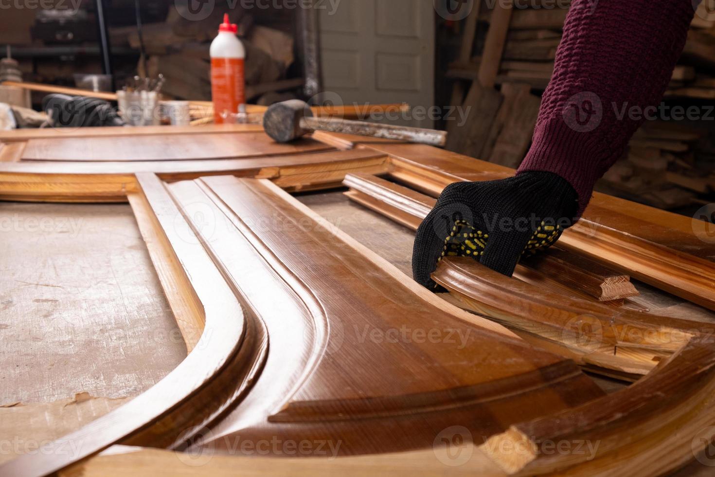 restauration de portes en bois, réparation et restauration de meubles photo