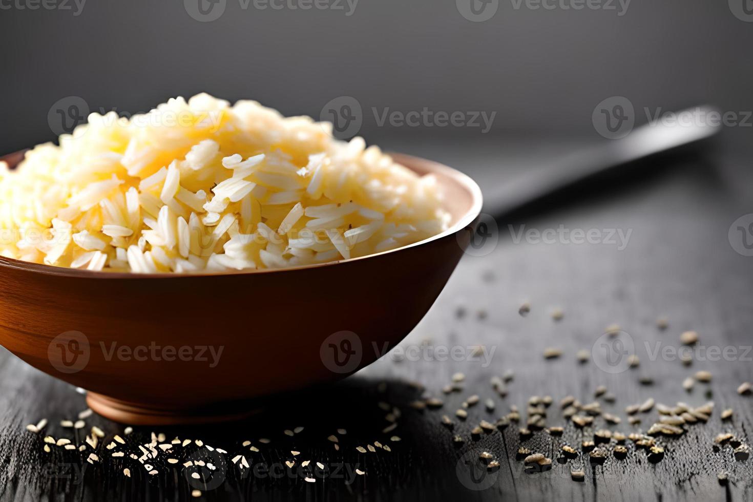 blanc riz dans une en bois bol studio tir, pour commercial et produit commercialisation promotion. photo