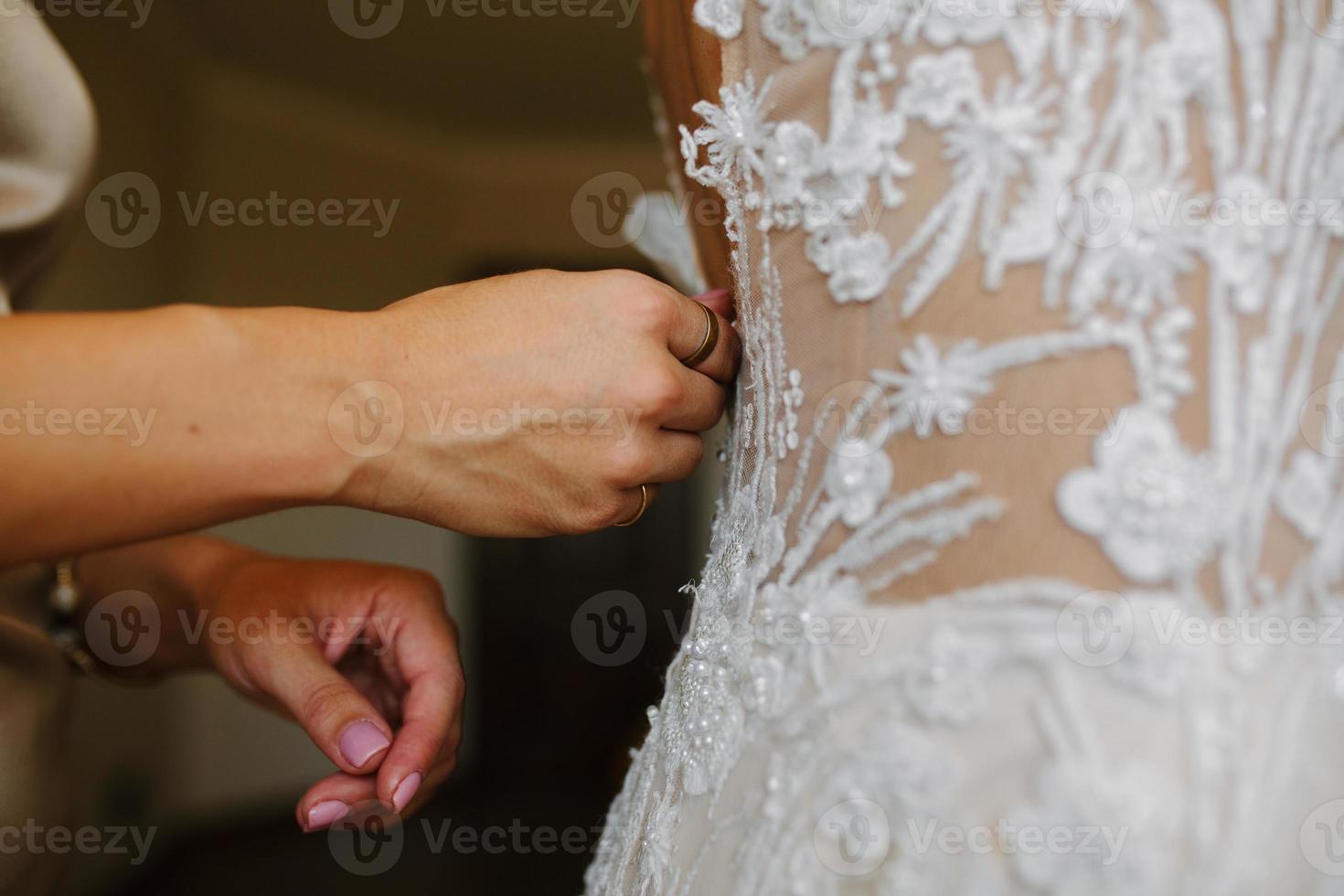 mariage préparation, mariage robe étant lié en haut photo