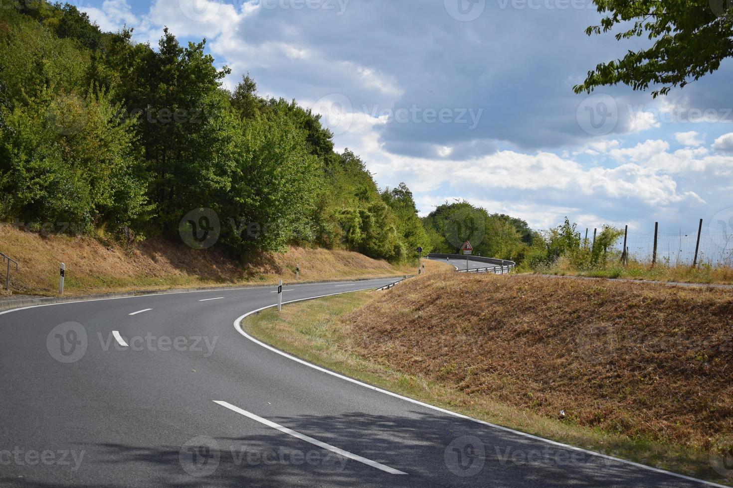 route courbe en haut une sec colline photo