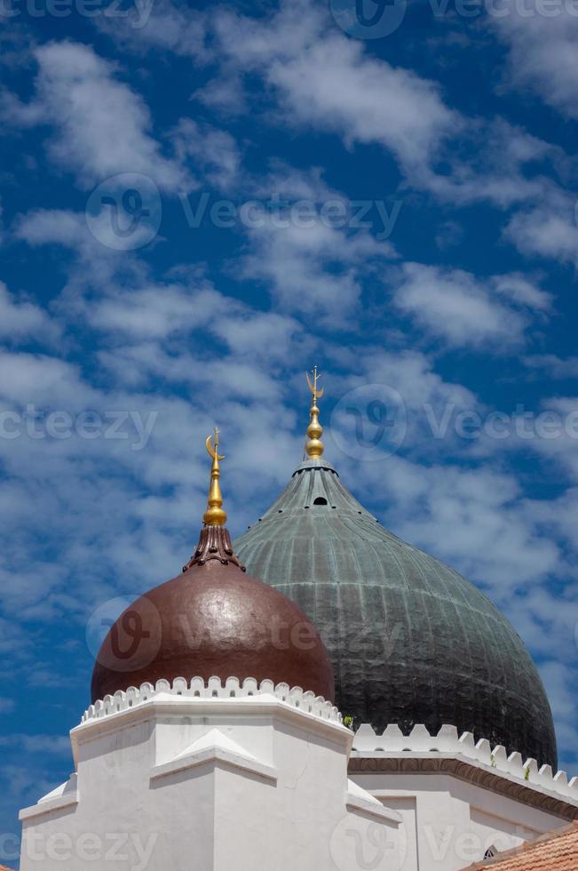 masjid kapitan keling en dessous de bleu ciel photo