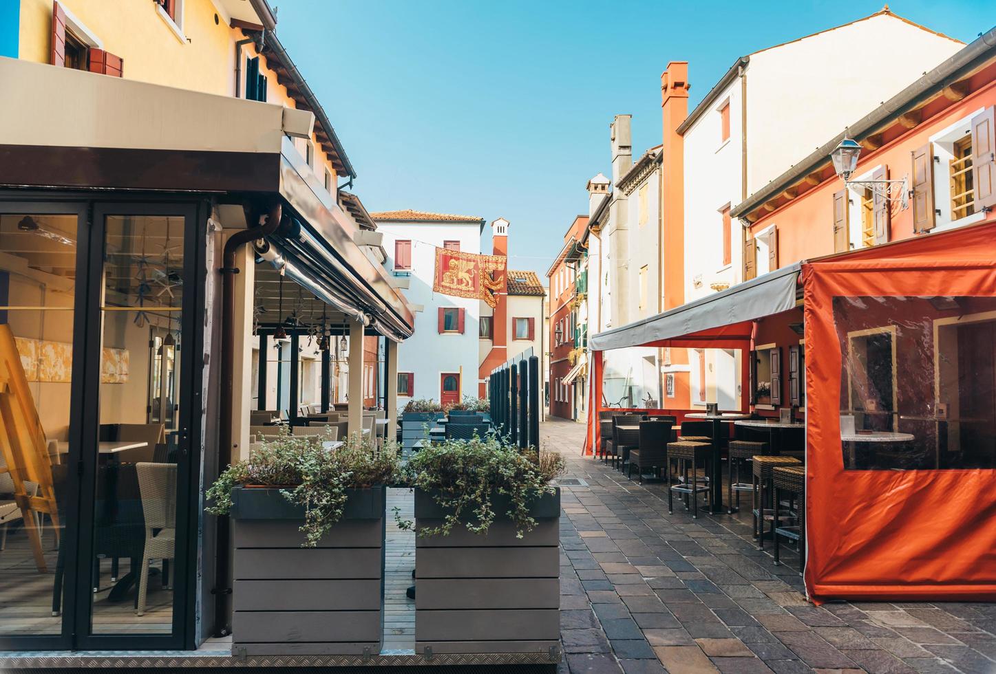 Caorle, Italie 2017- quartier touristique de la vieille ville de province de Caorle en Italie photo