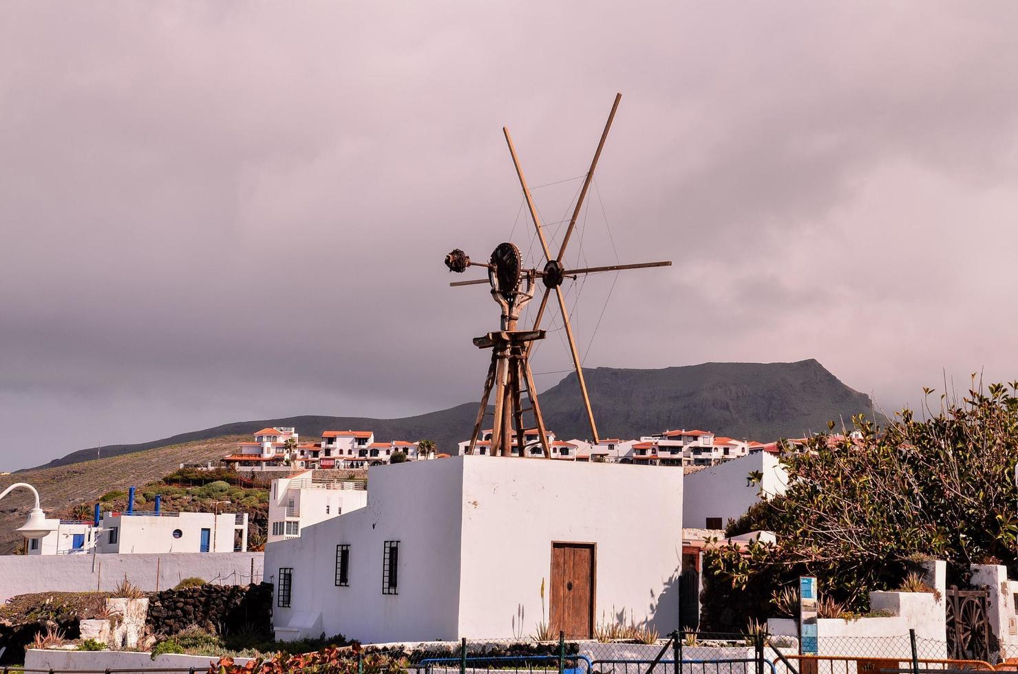 Moulin à vent sur bâtiment - Espagne 2022 photo
