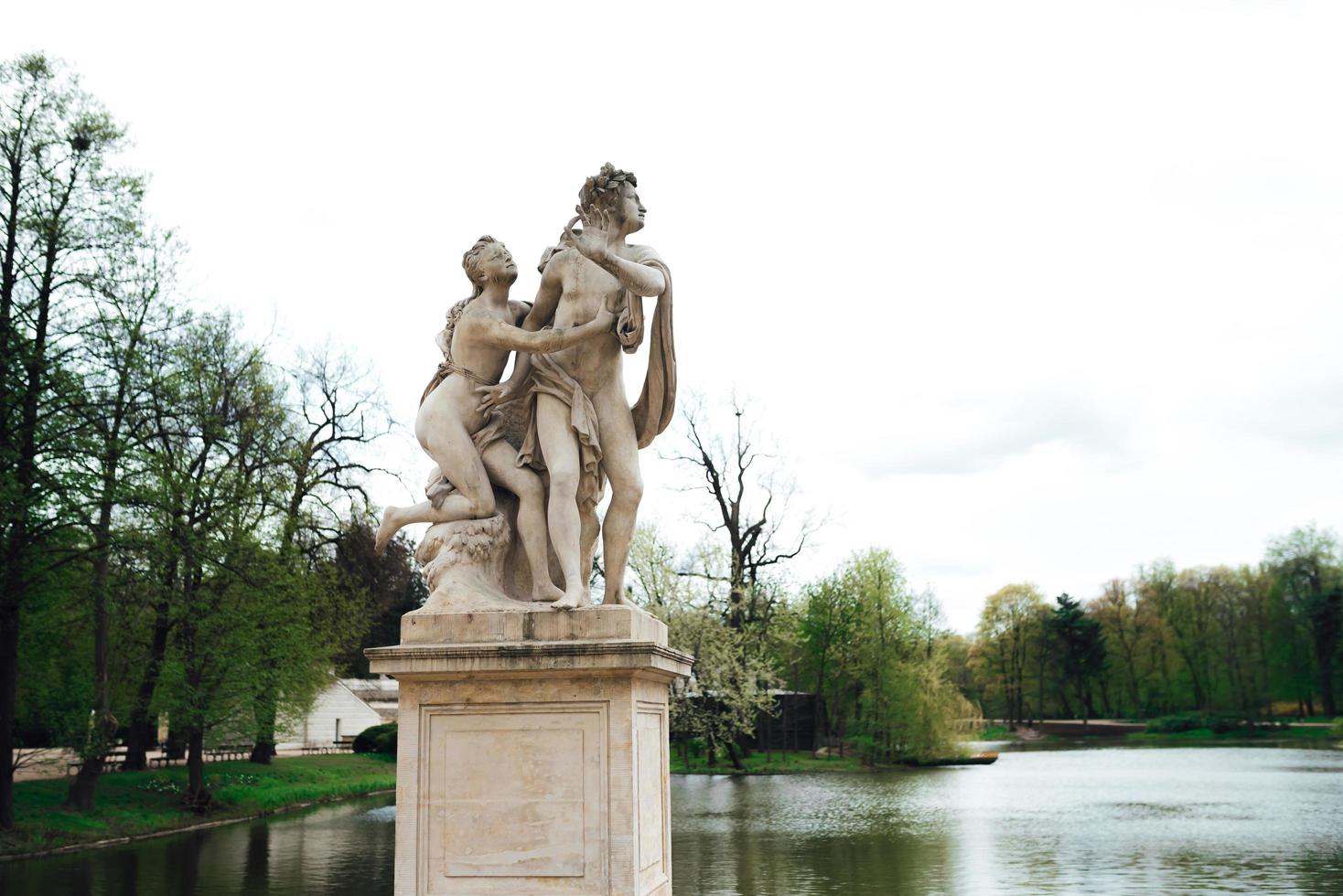 Varsovie, Pologne 2017- ancien palais et ensemble de parc de Lazienki à Varsovie photo