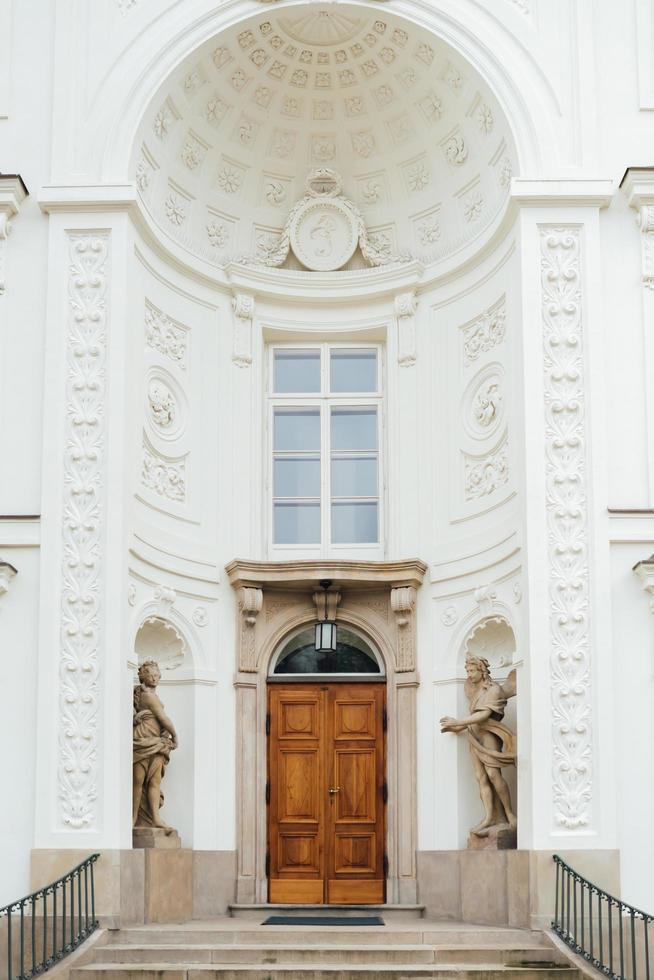 Varsovie, Pologne 2017- ancien palais et ensemble de parc de Lazienki à Varsovie photo