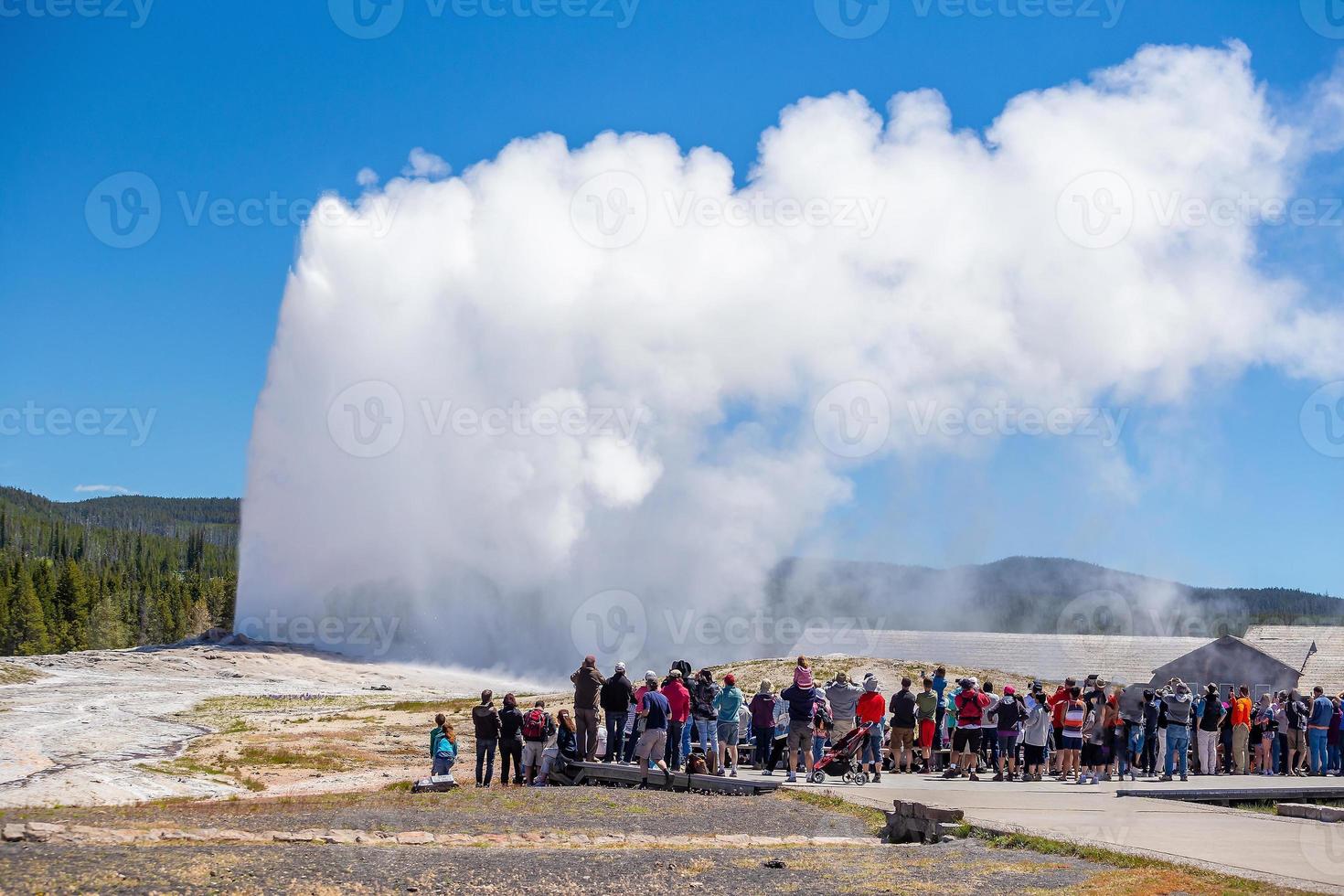 célèbre vieux fidèle geyser dans yellowstone nationale parc, Etats-Unis photo