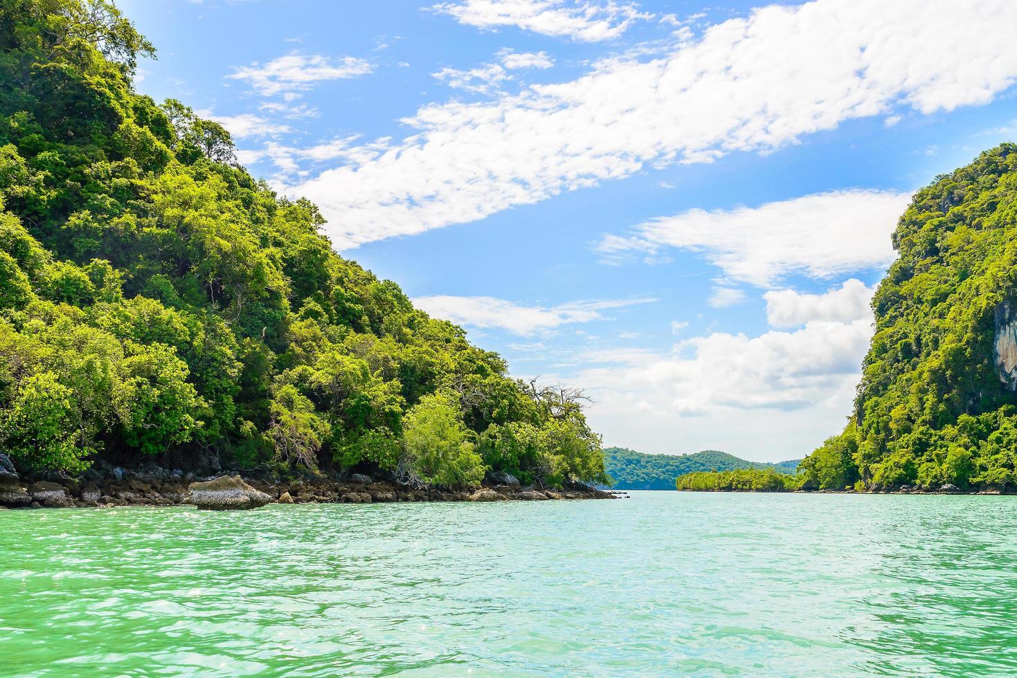 belle île tropicale et mer en thaïlande photo