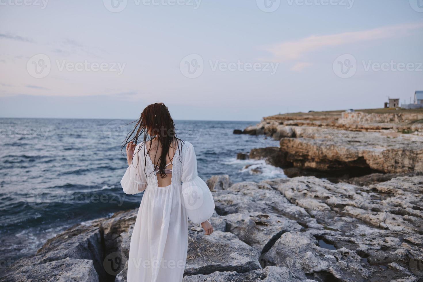 femme voyageur blanc robe permanent Extérieur liberté inchangé photo