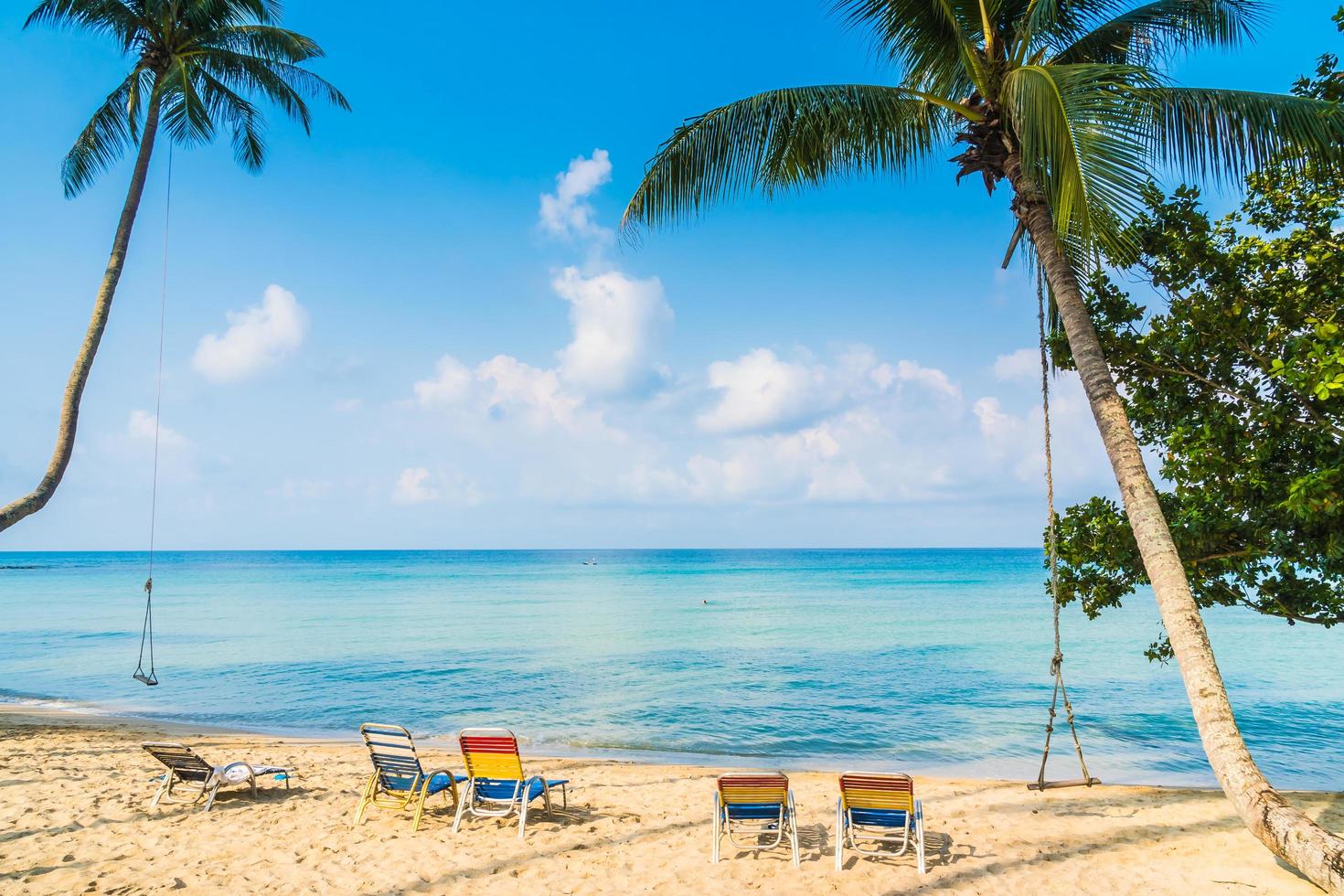 belle plage tropicale et mer photo