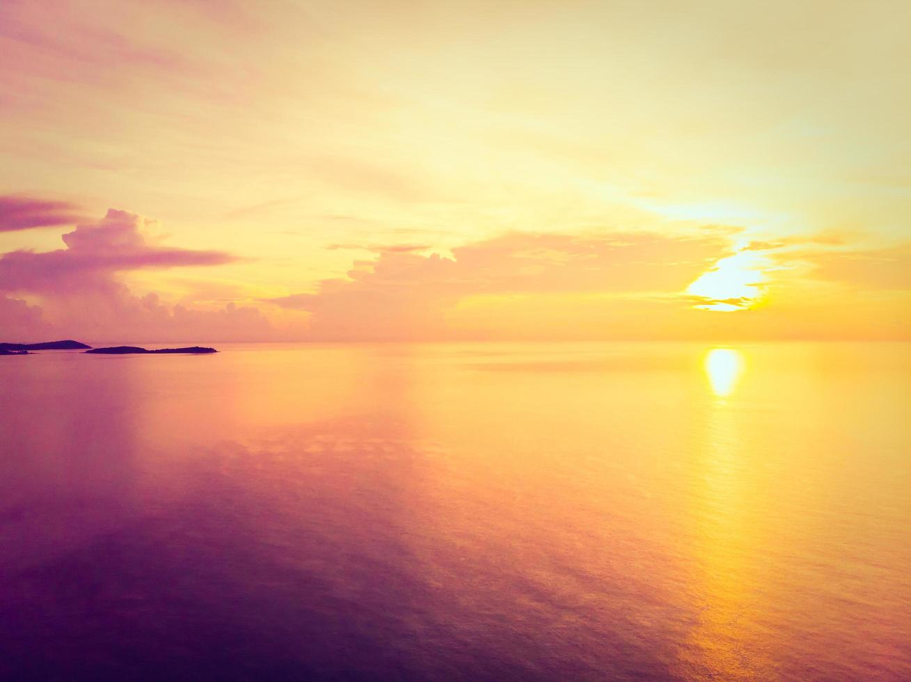 Vue aérienne de la mer à l'île de Koh Samui, Thaïlande photo