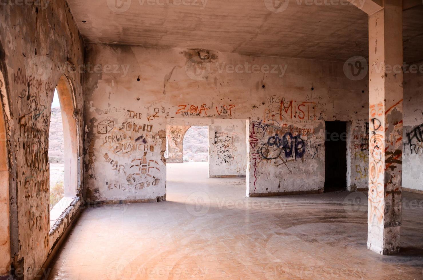 intérieur d'une maison abandonnée photo