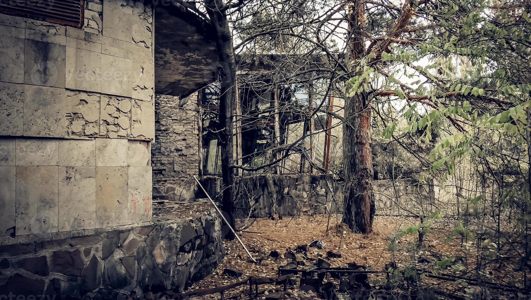 Pripyat, Ukraine, 2021 - structure délabrée à Tchernobyl photo