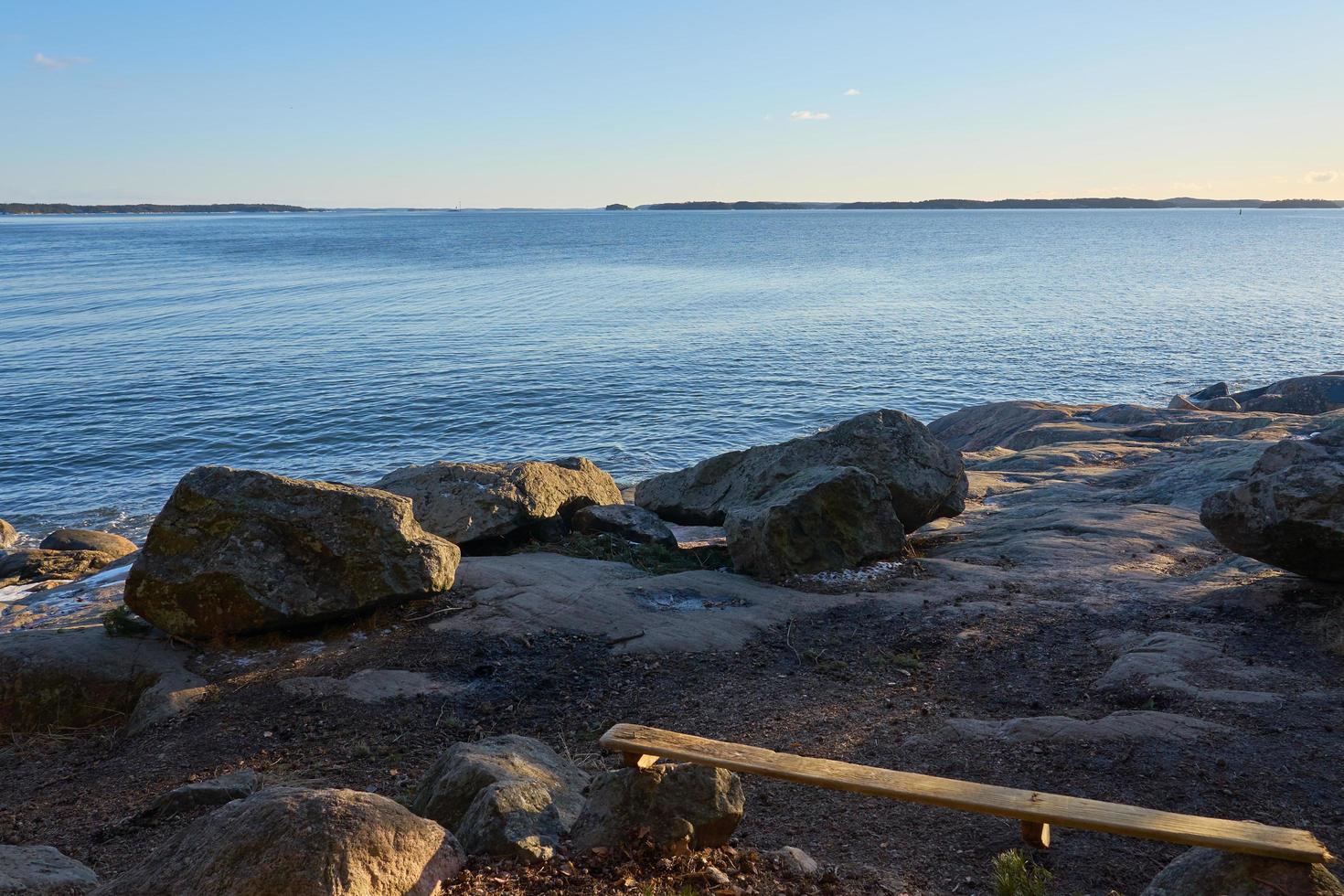 banc sur la côte photo