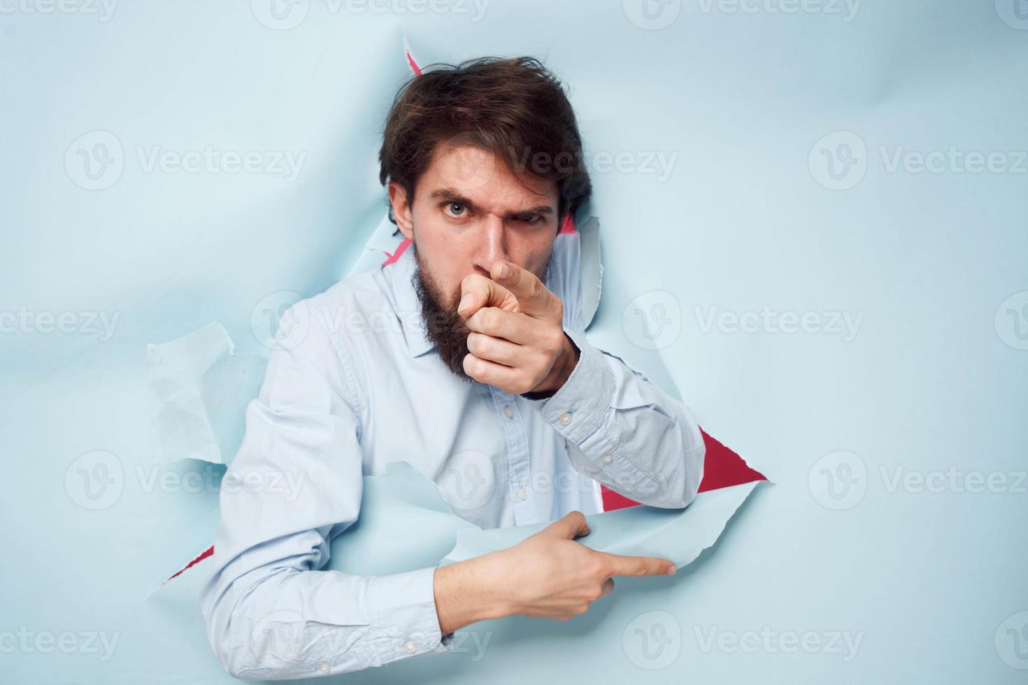 de bonne humeur homme dans chemise mode de vie tondu vue de travail Bureau photo